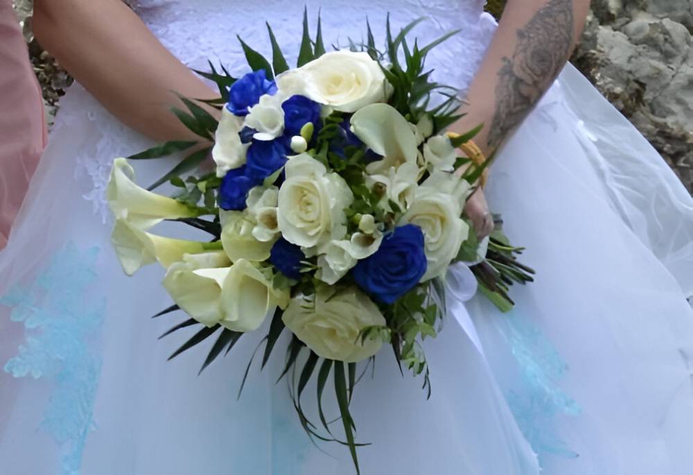 bouquet-bleu-blanc-mariee