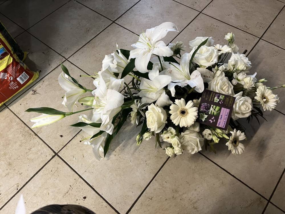 bouquet-fleurs-blanches-obseques