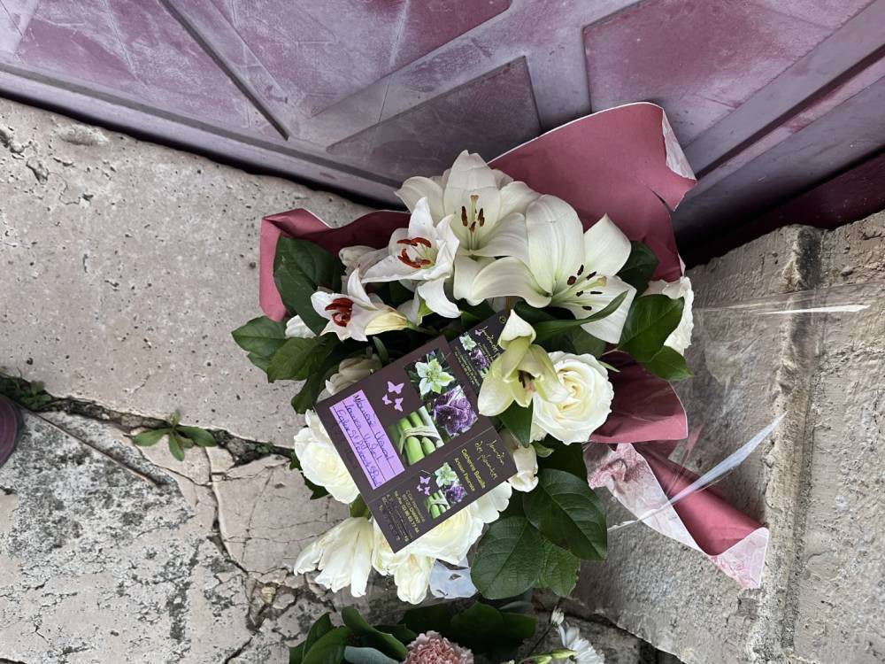 bouquet-tombe-fleurs-blanches